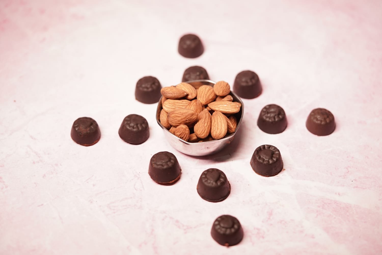 Almond Crunchy Chocolate 100 GRM 21 PC - Image 2